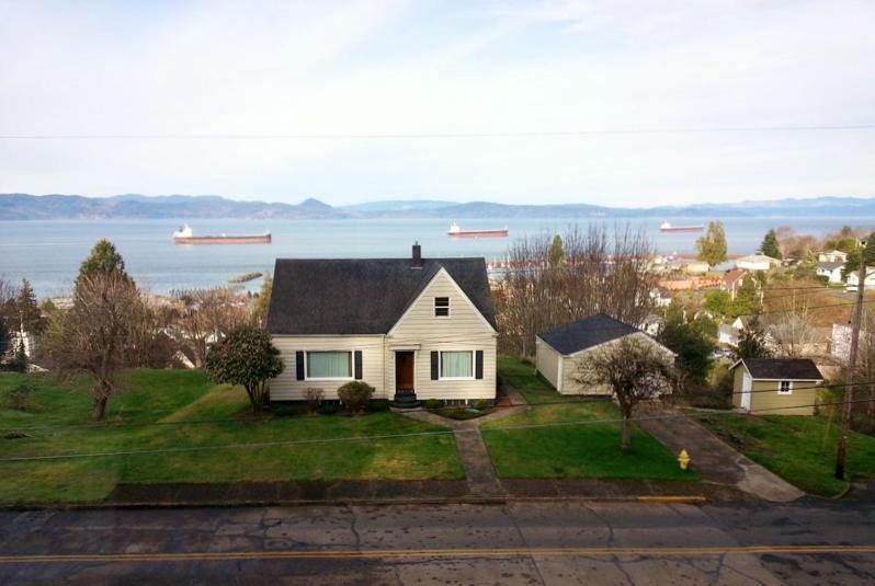 Astoria Painted Lady Historic Apt With River View! Bagian luar foto