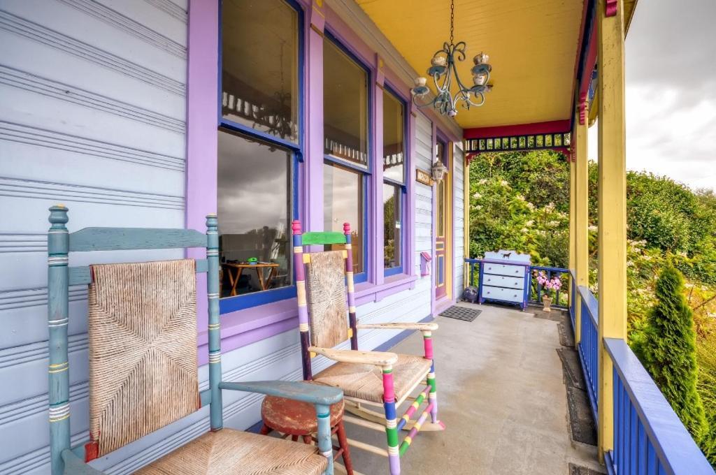 Astoria Painted Lady Historic Apt With River View! Bagian luar foto